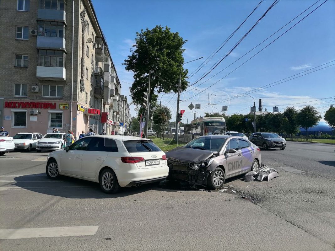 Перекресток с 16 июля 2024г. Пробка на перекрестке.