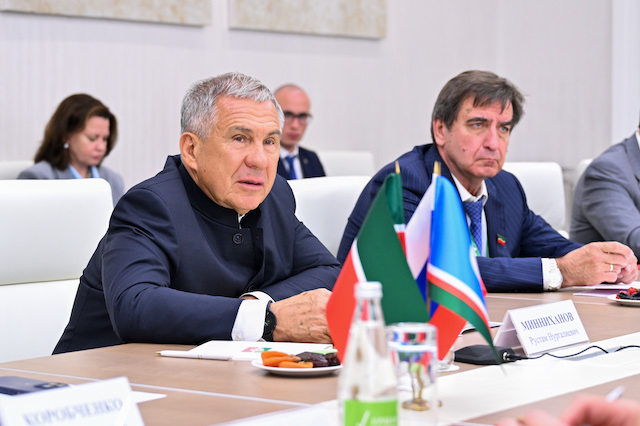 Минниханов и Николаев обсудили межрегиональное сотрудничество 