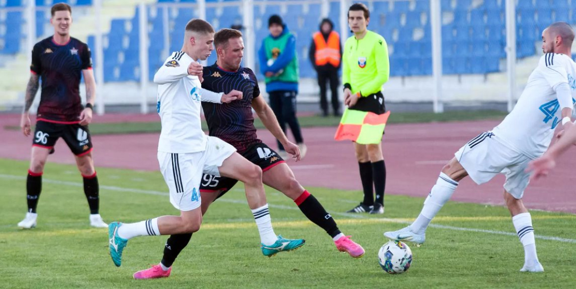 «СКА-Хабаровск» на последних минутах упустил победу в матче с «Волгарём»