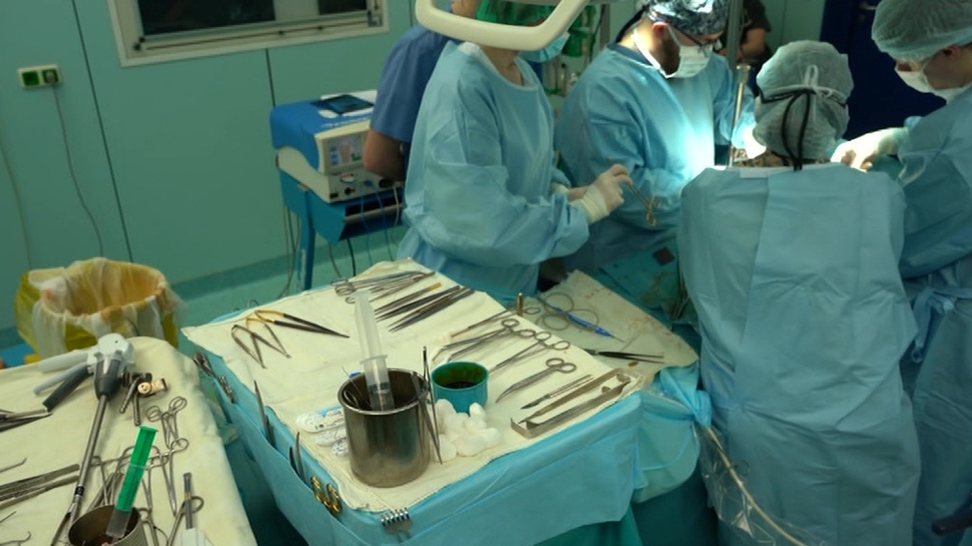 Первая в мире операция. Трансплантация сердца. Пересадка сердца операция. Почка медик. Трансплантация картинки.