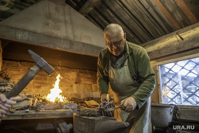 Кузнецы перми. Кузница овсова. Кузнец пермь. Ольга стенно кузнец пермь. Кузнецы перми.
