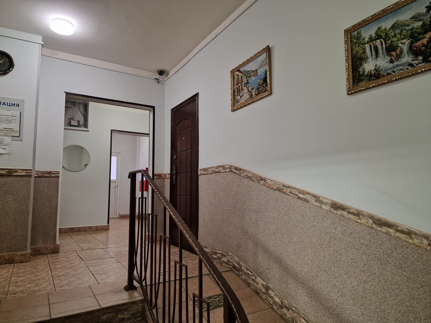 ремонт подъезда. подъезд четыре. дом 34 подъезда. московский подъезд. общежитие подъезд грязный.