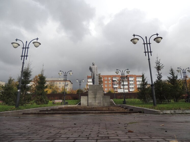 Памятник Ленину ночью поставили в сквере, против которого голосовали жители Ревды