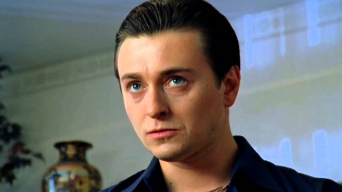 Безрукова «продавили»: вот как должен был выглядеть главный герой в «Бригаде» (фото)