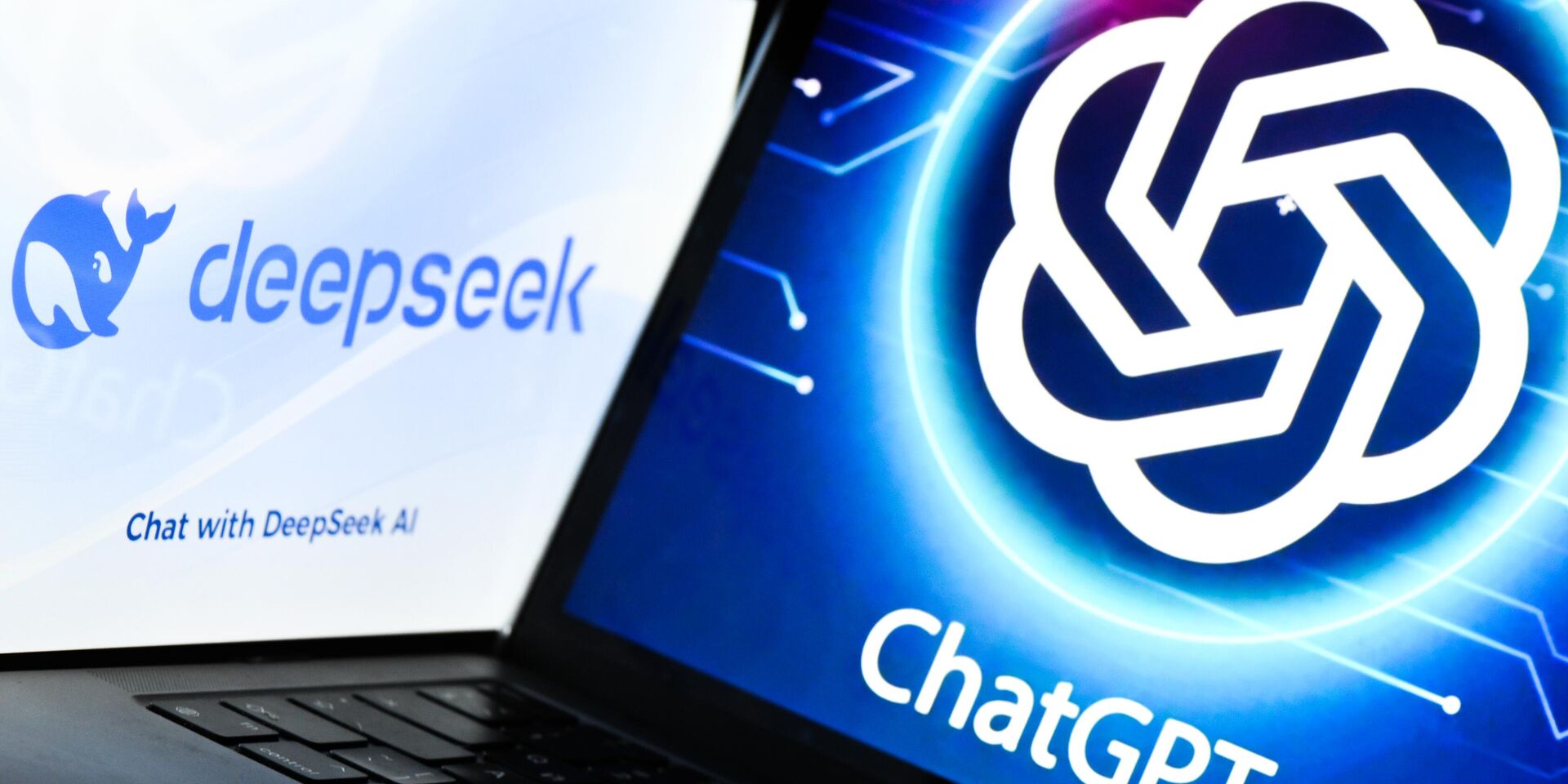 Логотипы чат-ботов DeepSeek и ChatGPT. - ИноСМИ, 1920, 16.01.2026