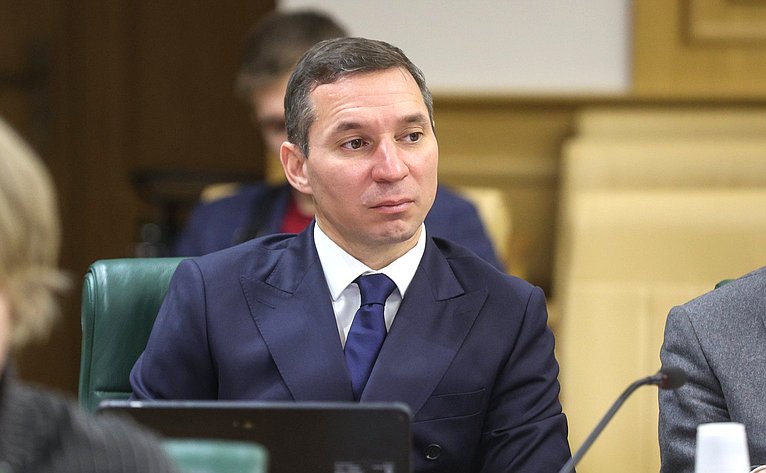 Круглый стол на тему «Особый порядок привлечения к административной ответственности судей и иных должностных лиц, выполняющих определенные государственные функции»