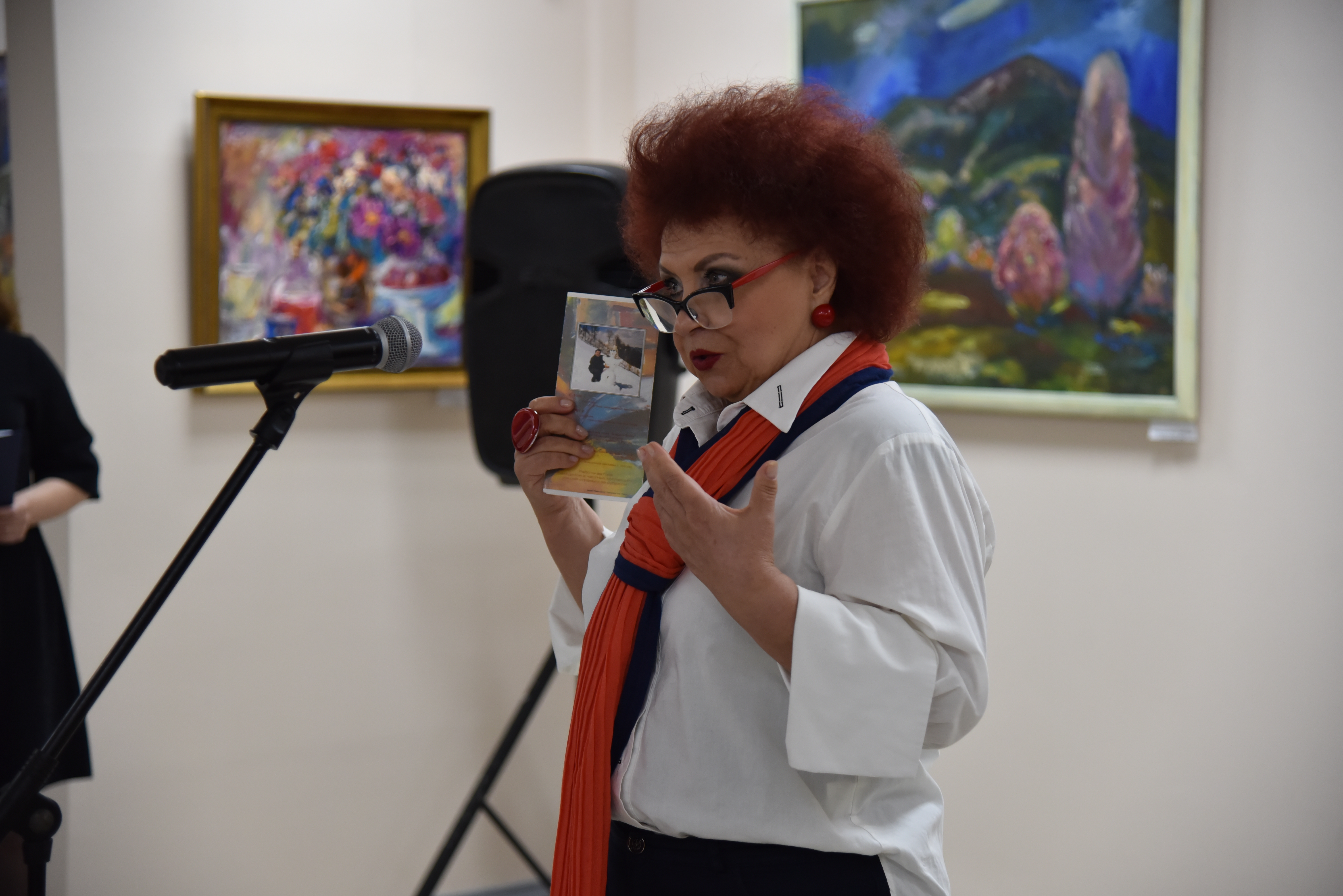 В выставочном зале открылась персональная выставка картин балаковского художника Владимира Мостового