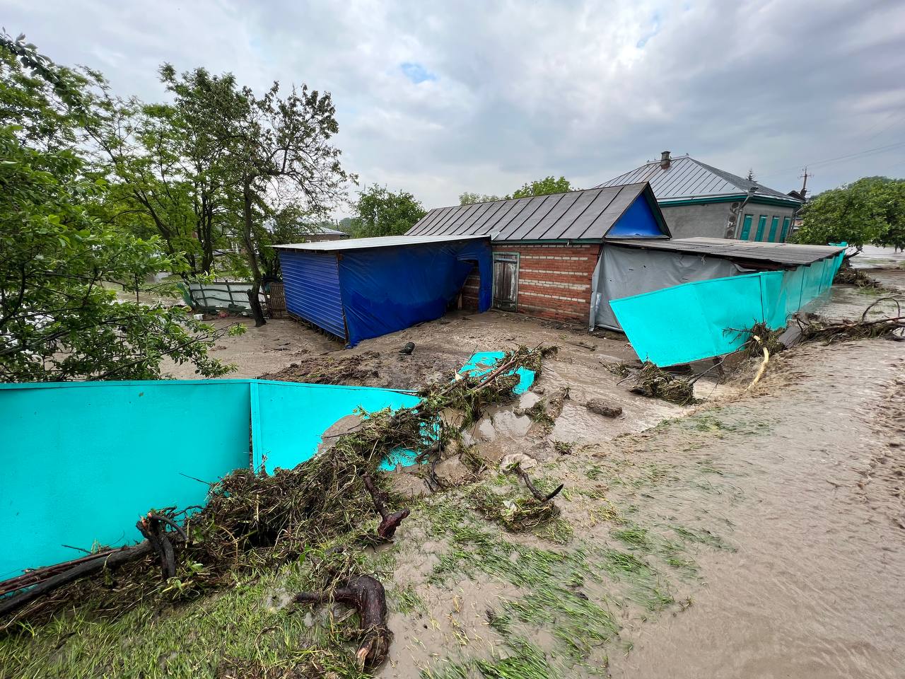 Более 100 дворов и частных домов оказались в зоне подтопления в ауле Ходзь