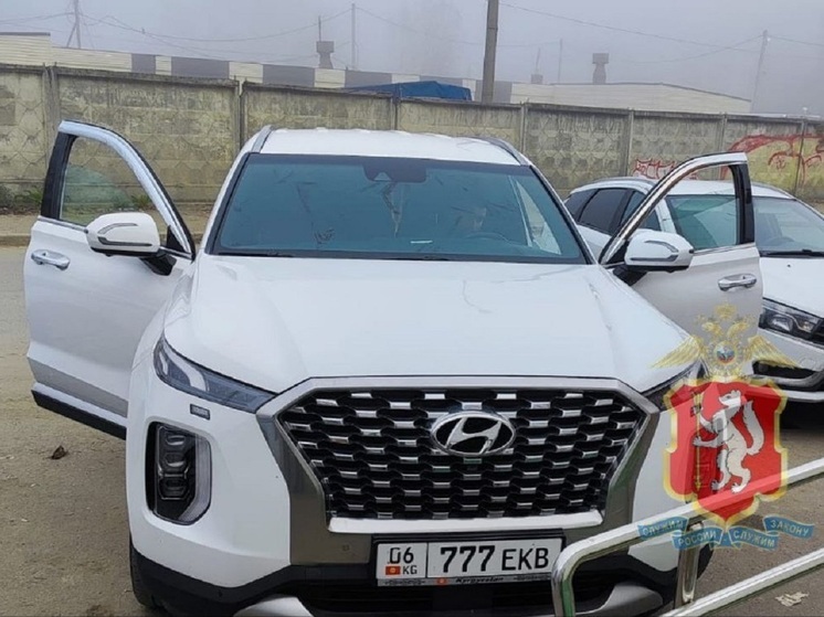 В Екатеринбурге арестовали водителя автомобиля с красивыми номерами