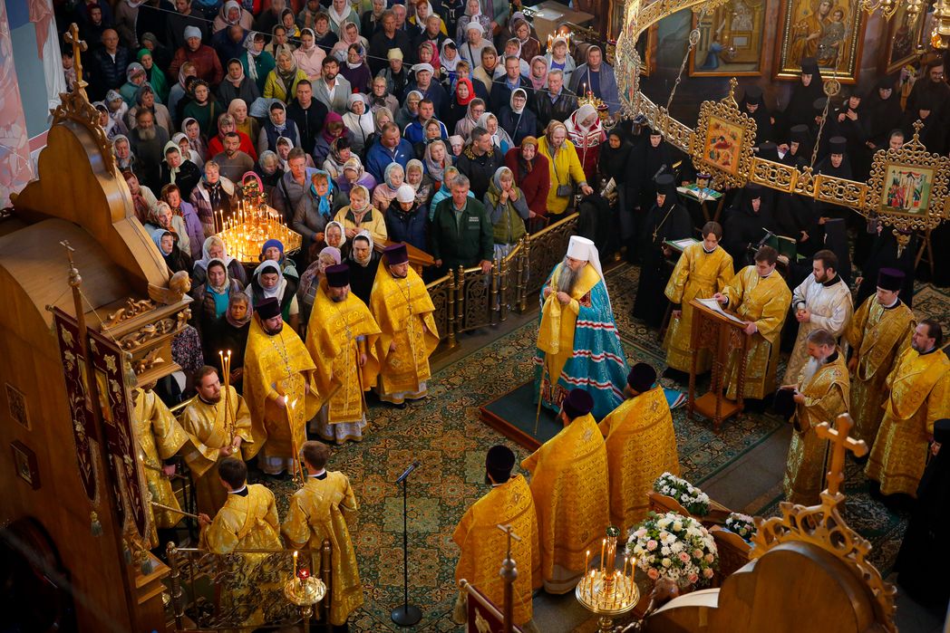 Митрополит Георгий совершил Божественную литургию в Свято-Троицком Серафимо-Дивеевском монастыре
