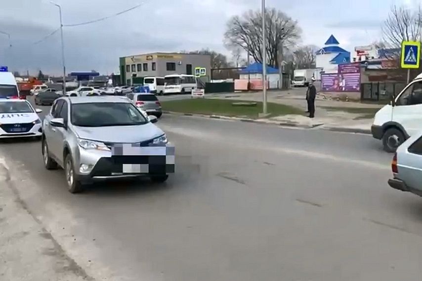 Старый оскол сбили беспилотник. Кривой Рог патрульная полиция. Пешеходный переход ГИБДД. Крупная авария с участием учебной машины гос автошкола.