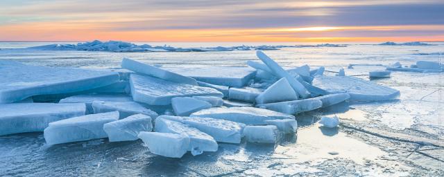 Ice ancient. Ледяной Керн. Лёд возрастом 1000000 лет фотографии.