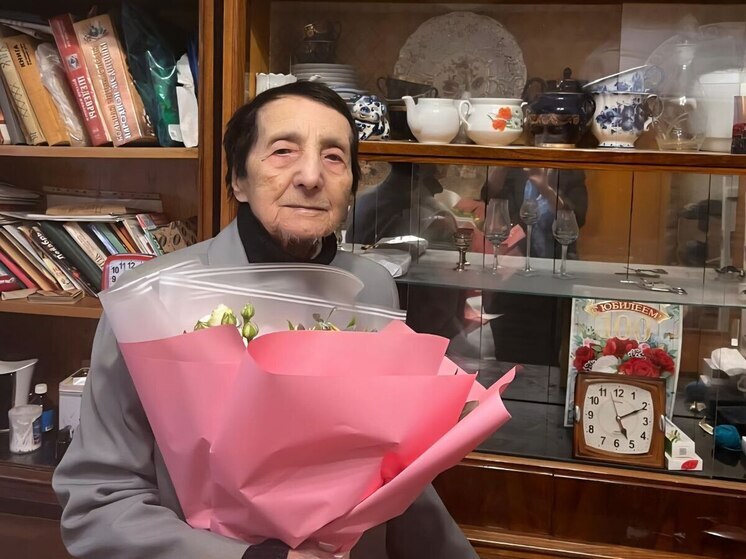 102-летний юбилей отмечает коренная горожанка Людмила Черняева, участник ВОВ и Почётный гражданин Сочи