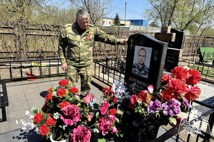 В Липецке почтили память сотрудника ОМОН, погибшего в ходе специальной военной операции