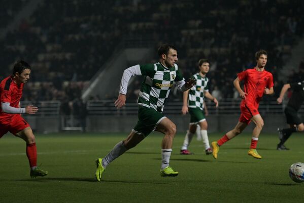 Очередная атака сухумской команды на ворота соперника. - Sputnik Абхазия