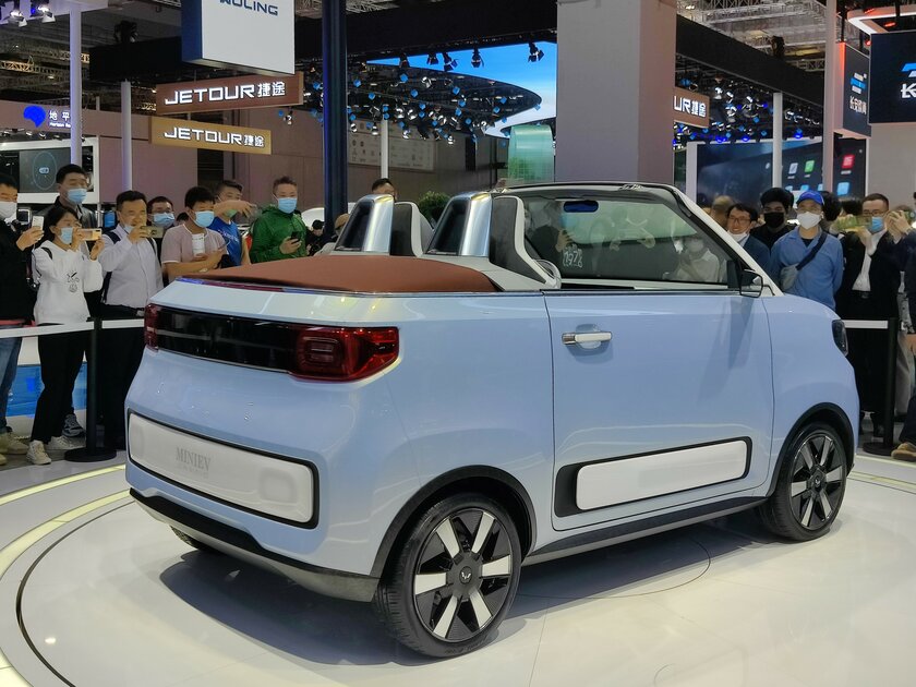 В Китае выпустили самый компактный электрический кабриолет: стоит всего 14 тысяч долларов