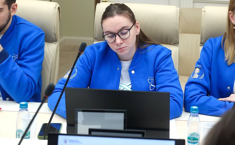 Круглый стол Комитета СФ по социальной политике «Актуальные вопросы совершенствования мер поддержки молодых специалистов, работающих в сфере здравоохранения (в рамках проекта «Всероссийская научная школа «Медицина молодая»)»