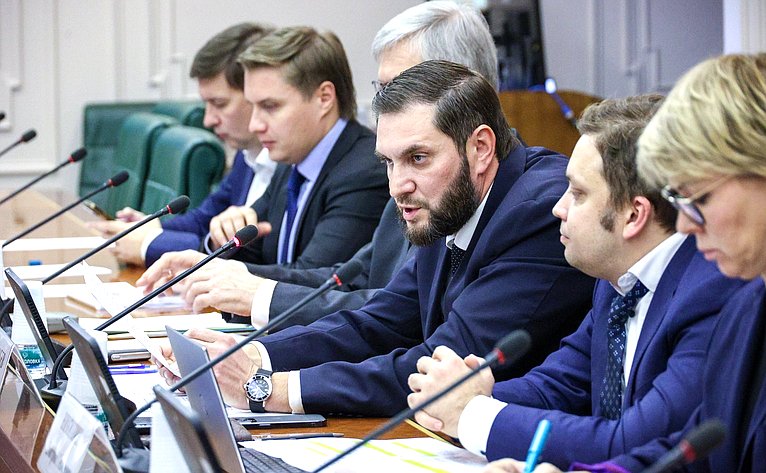 Круглый стол на тему «О совершенствовании моделей рынка, отраслевой и антимонопольной политики в условиях динамично развивающихся рынков телекоммуникаций и информационных технологий»