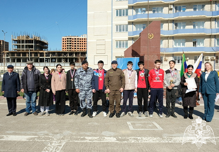 Военно-спортивная игра «Гвардеец» среди профильных классов Росгвардии прошла в Дагестане