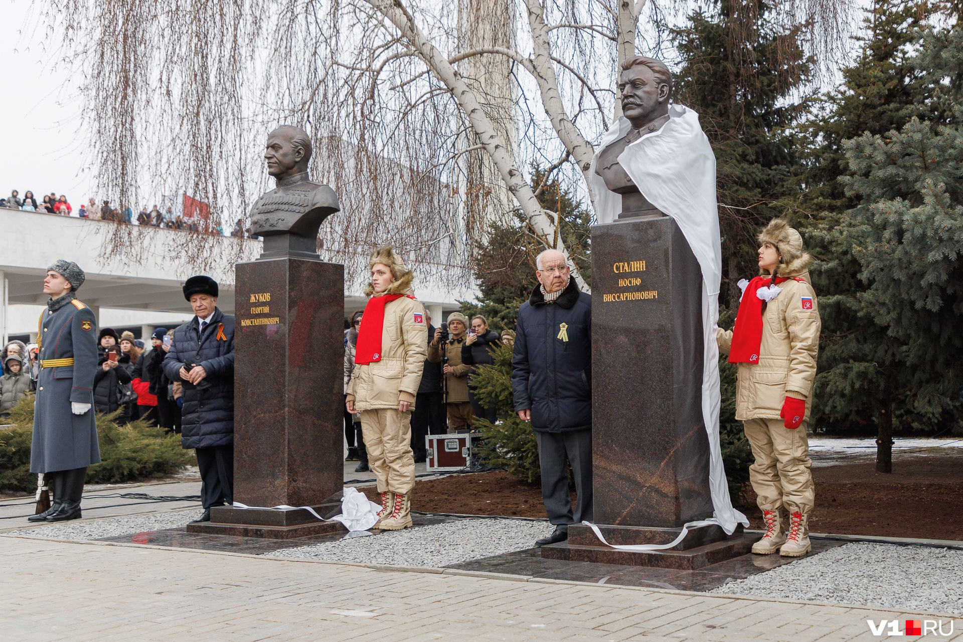 статуя сталина на волго доне