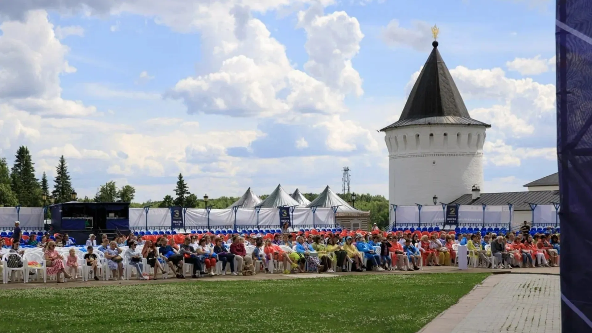 Лето в кремле тобольск 2023. Тобольск кремль 2022. Лето в тобольском кремле 2022. Тобольское лето в кремле. Тобольск кремль 2022.