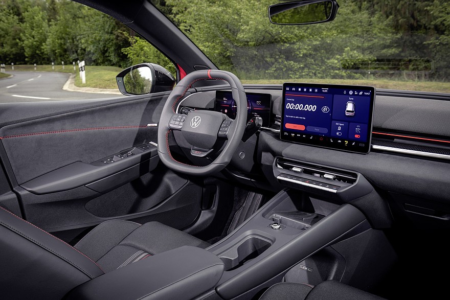 На фото: салон Volkswagen ID. Polo GTI