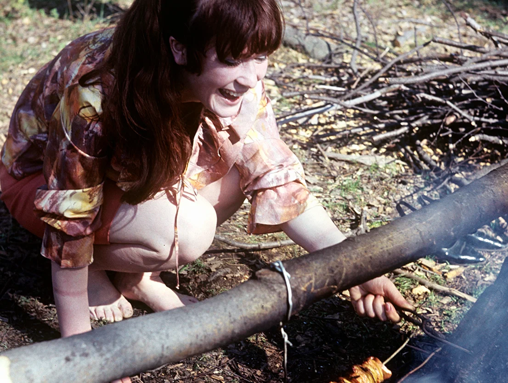 Тамара Дегтярева во время отдыха, 1968 год
