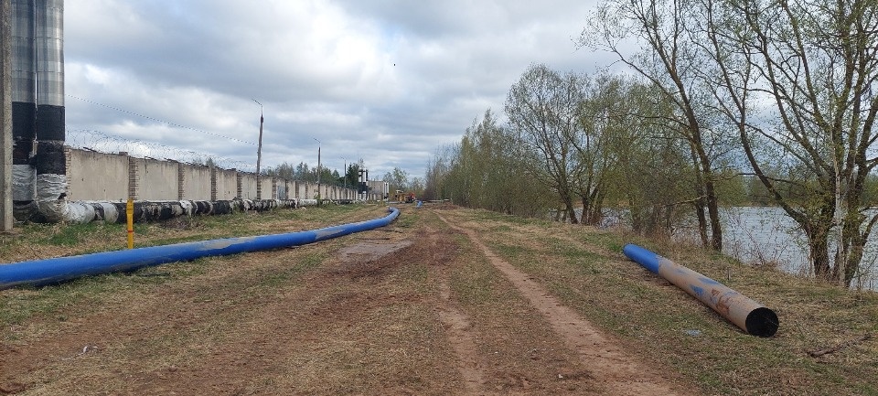 В Великих Луках продолжается реконструкция кольцевого водовода