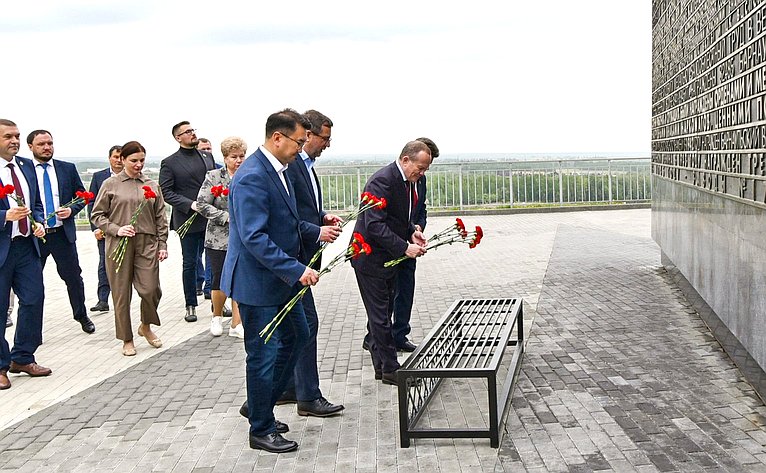 Сенаторы посетили парк в Барнауле в рамках рабочей поездки в Алтайский край