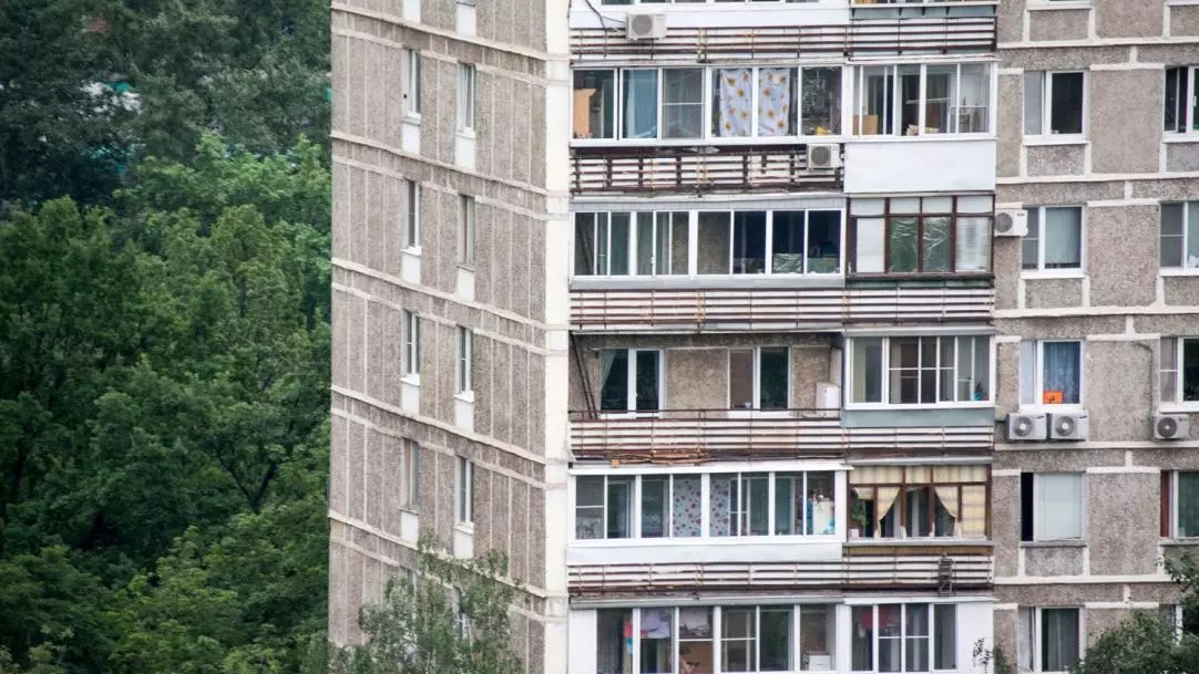 Вторичка в октябре. Жилой дом вторичка. Вторичный дом. Вторичная недвижимость. Многоэтажки вторичка.