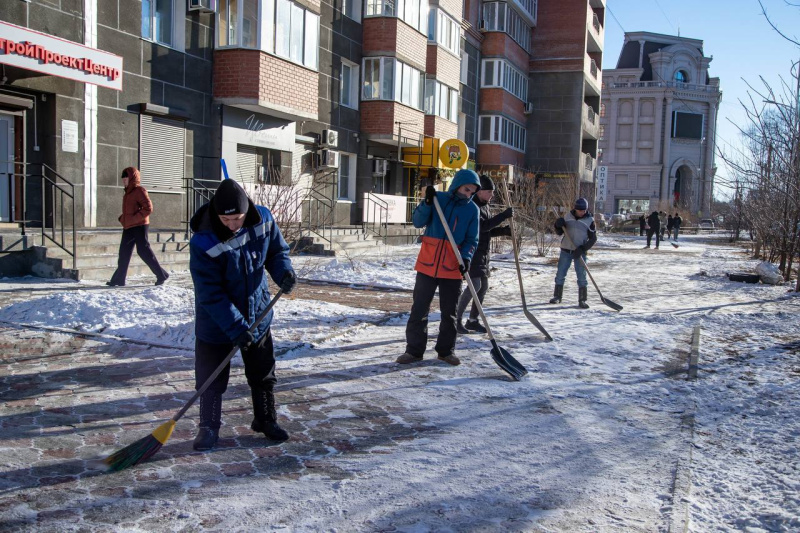 Мэр Благовещенска раскрыл, почему в городе не успевают убирать снег - 2x2.su