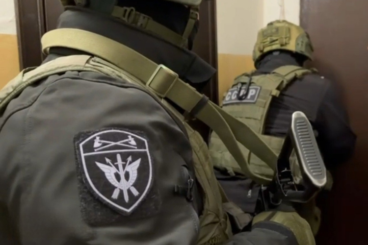 Подозреваемые в вымогательстве задержаны в Мордовии при содействии СОБР Росгвардии (видео)