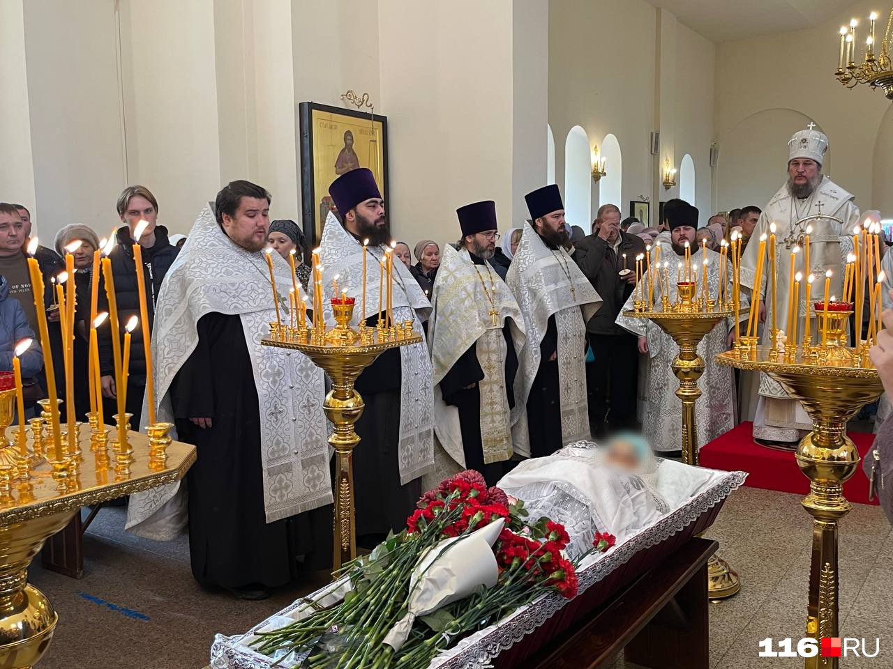 Проститься с Викторией Зубаревой пришел практически весь маленький поселок