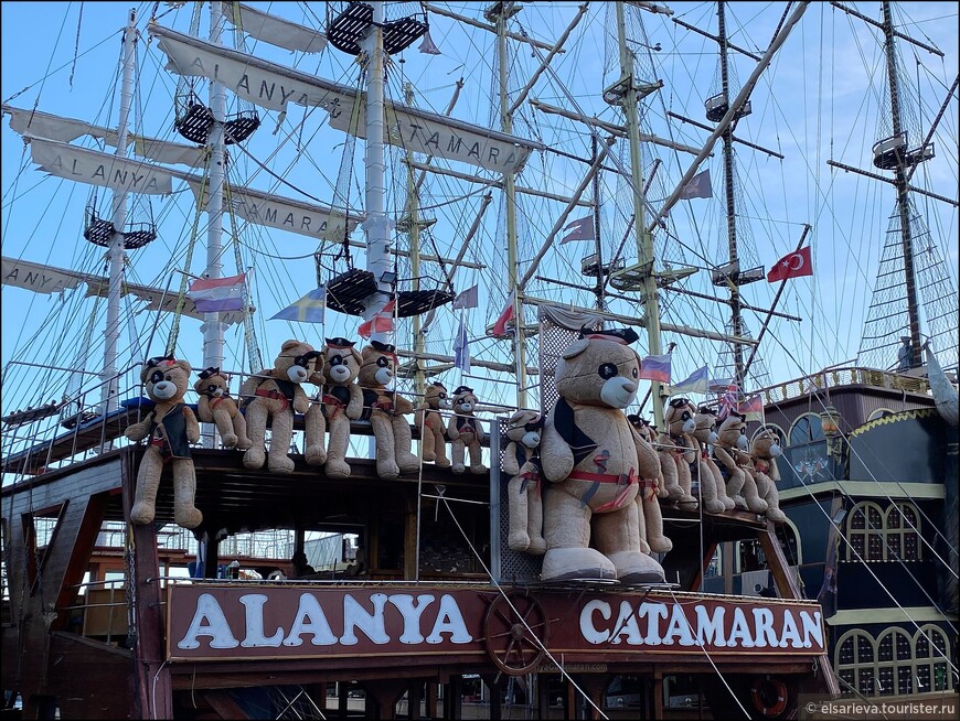 Аланья в ноябре. Пещера Дамлаташ. Красная башня. Судоверфь Терсане.