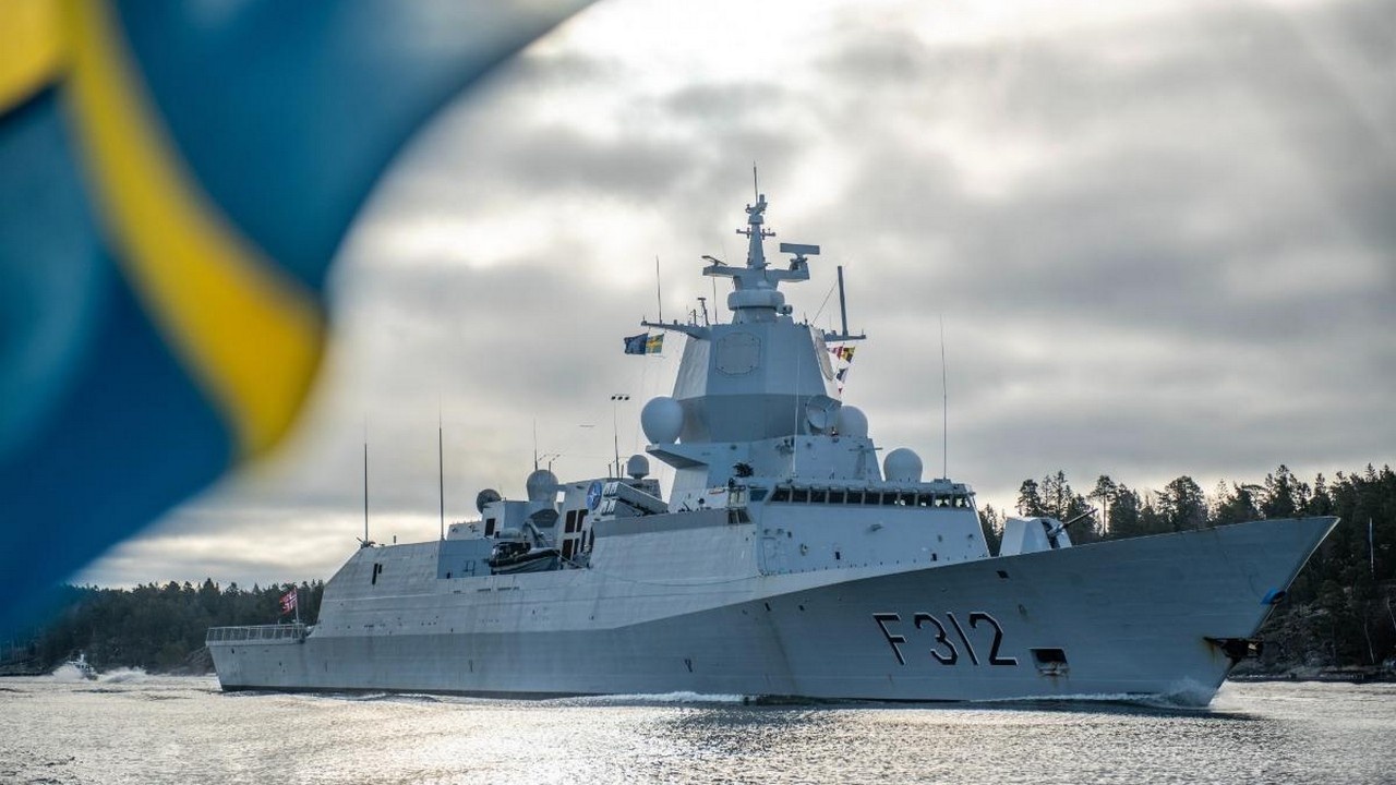 НАТО запускает миссию Baltic Sentry в Балтийском море.