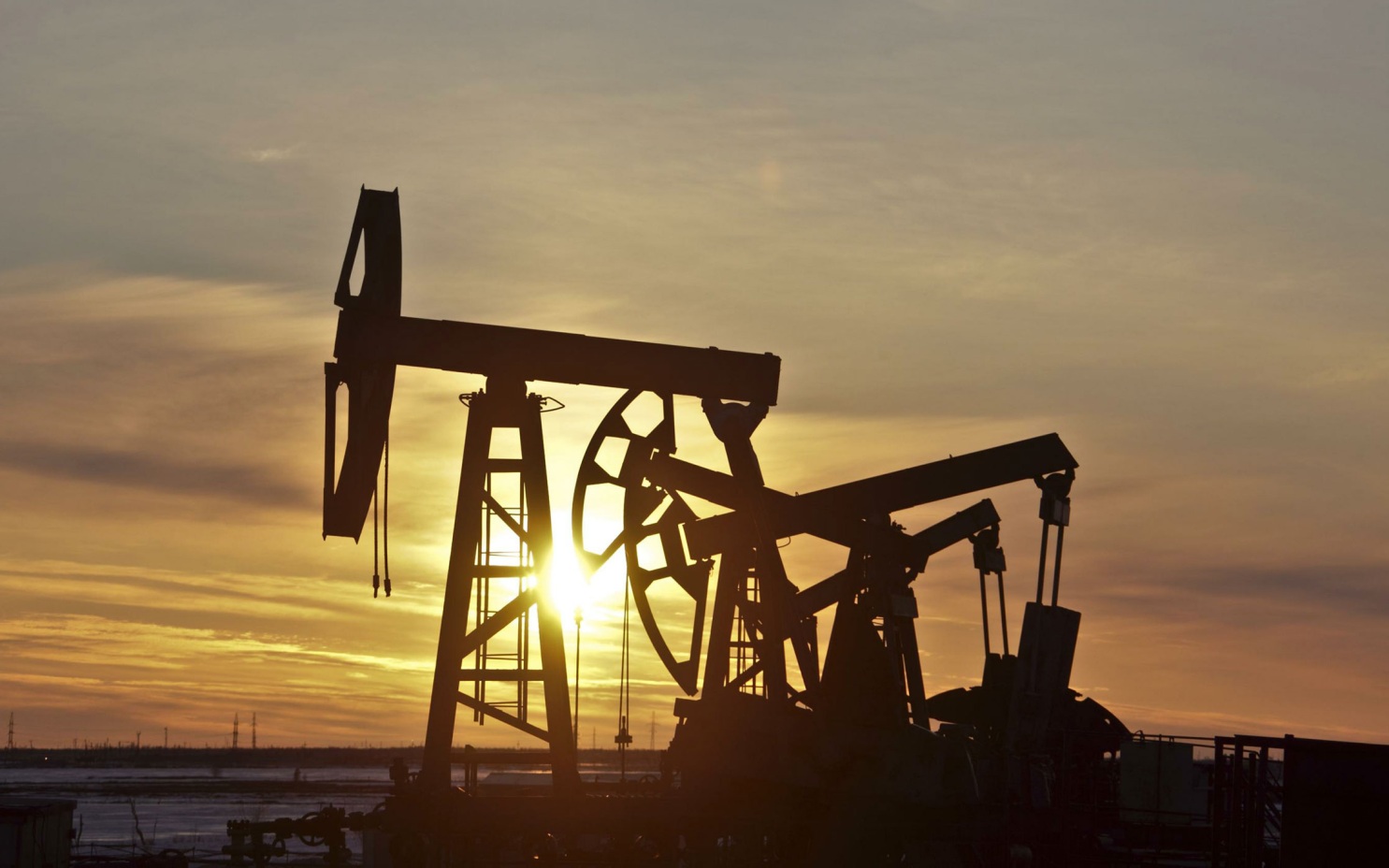 США изучат добычу нефти под своими военными базами