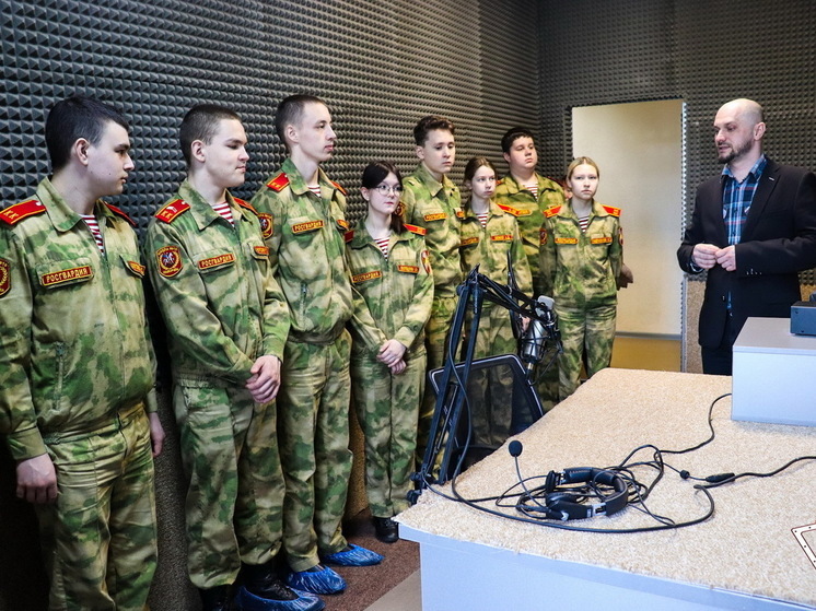 Журналисты телекомпании ГТРК «Марий Эл» познакомили подшефных кадет территориального управления Росгвардии со своей профессией