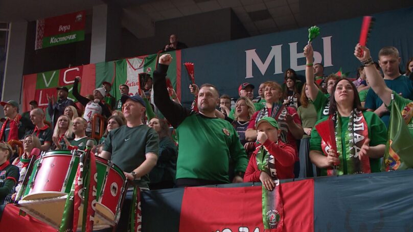 Волейбольный «Локомотив» первый зимний домашний матч провел в сибирском стиле против клуба «Омичка»