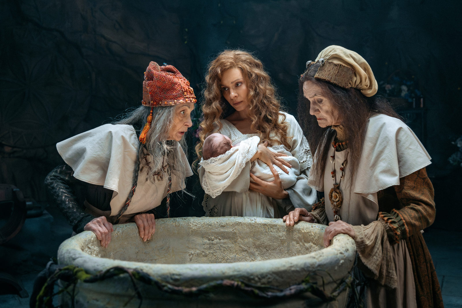 Елена Подкаминская, Юрий Чурсин и Таисья Калинина снялись в темном фэнтези «Очарованные»