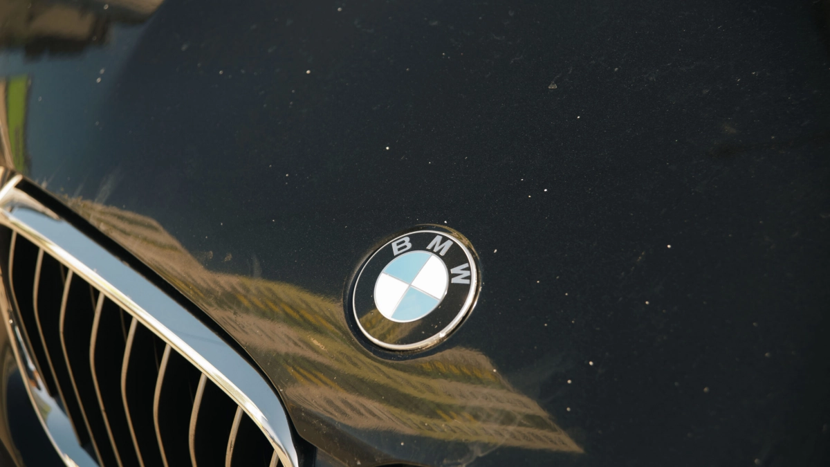 BMW отзывает сотни тысяч машин по всему миру из-за риска возгорания - tvspb.ru