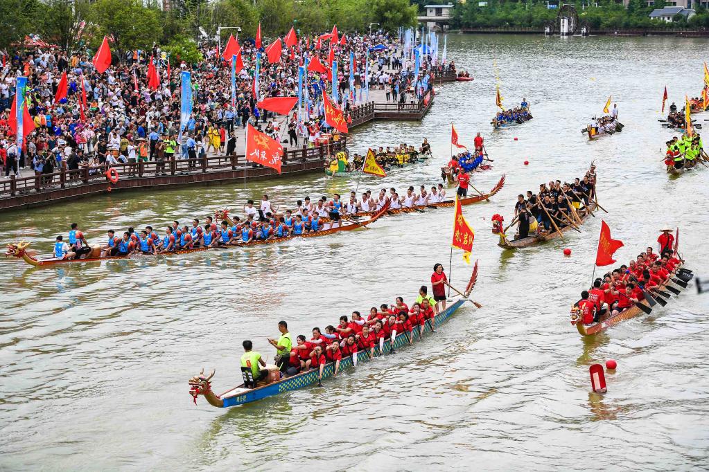 праздник драконьих лодок в китае. праздник dragon boat festival. дуань-у цзе фестиваль лодок-драконов. в какой стране проходит праздник драконьих лодок. в какой стране проходит праздник драконьих лодок.