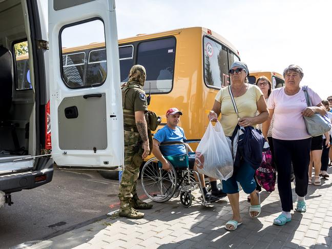 В Ракитном провели учения по экстренному вывозу жителей - Изображение 3