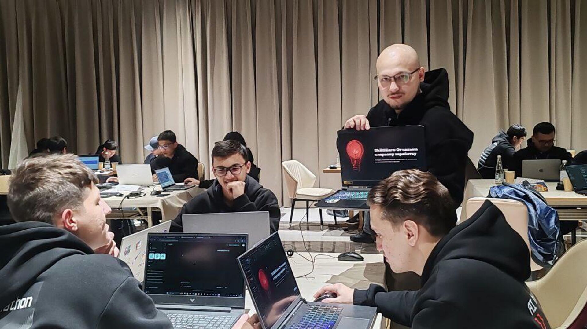 В Самарканде разработали алгоритм, помогающий молодым специалистам преодолеть свой главный страх - Sputnik Узбекистан, 1920, 26.01.2026