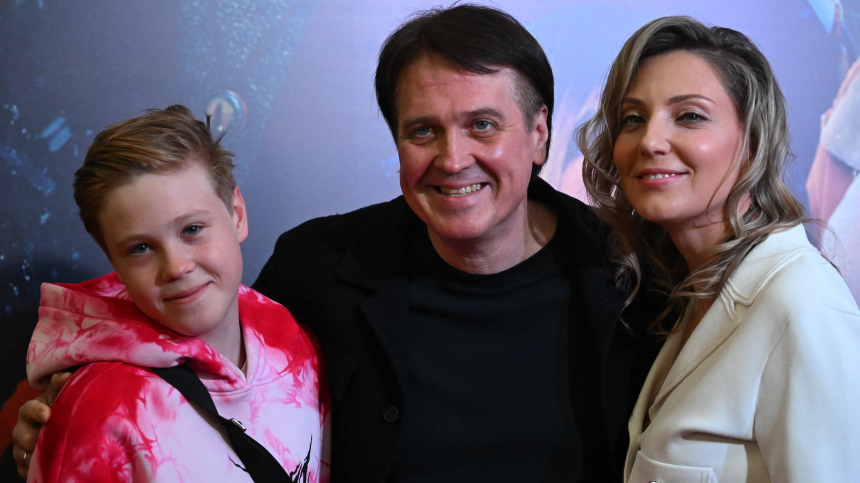 «Мы с Оксаной думаем о детях»: Денис Матросов заговорил о пополнении в семье