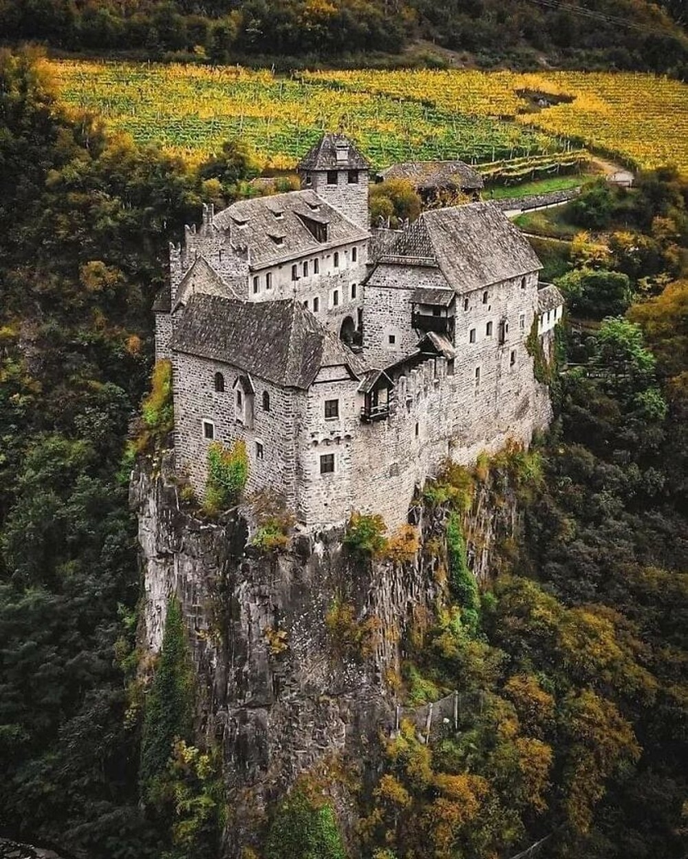 9. Замок Рункельштейн/Ронколо, XIII век