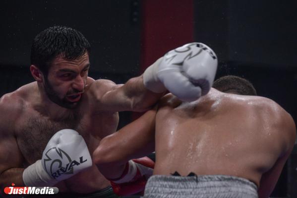 Боксер из Алапаевска Иван Никонов вырвал победу у Виктория Мурашкина - Фото 2