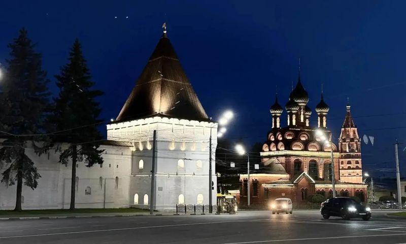 ​Подсветка украсила башни Ярославского кремля