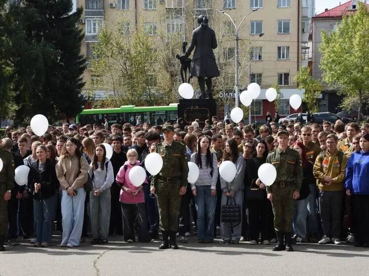 В Барнауле почтили память жертв теракта в Беслане