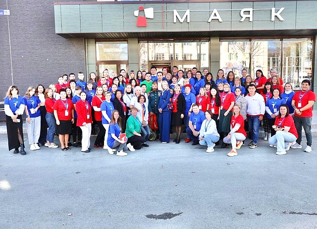 Андрей Хапочкин организовал в Южно-Сахалинске встречу активистов «Движения Первых» с командиром экипажа танка «Алеша»