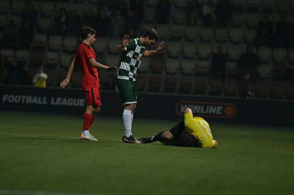 Посмотреть игру на стадион пришло большое количество любителей футбола. - Sputnik Абхазия